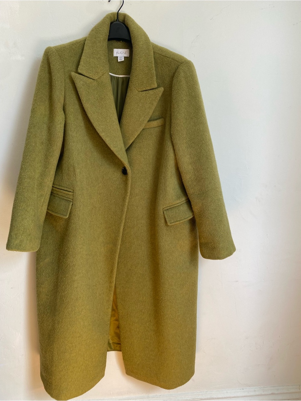 Elegant Eye-Catching Olive Green Wool Blend Coat From Aligne - Picture 4 of 11
